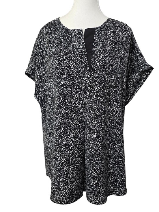 Lord & Taylor Tops - Lord & Taylor Women's Black White V-Neck Lightweight Short Sleeve Top Blouse XL